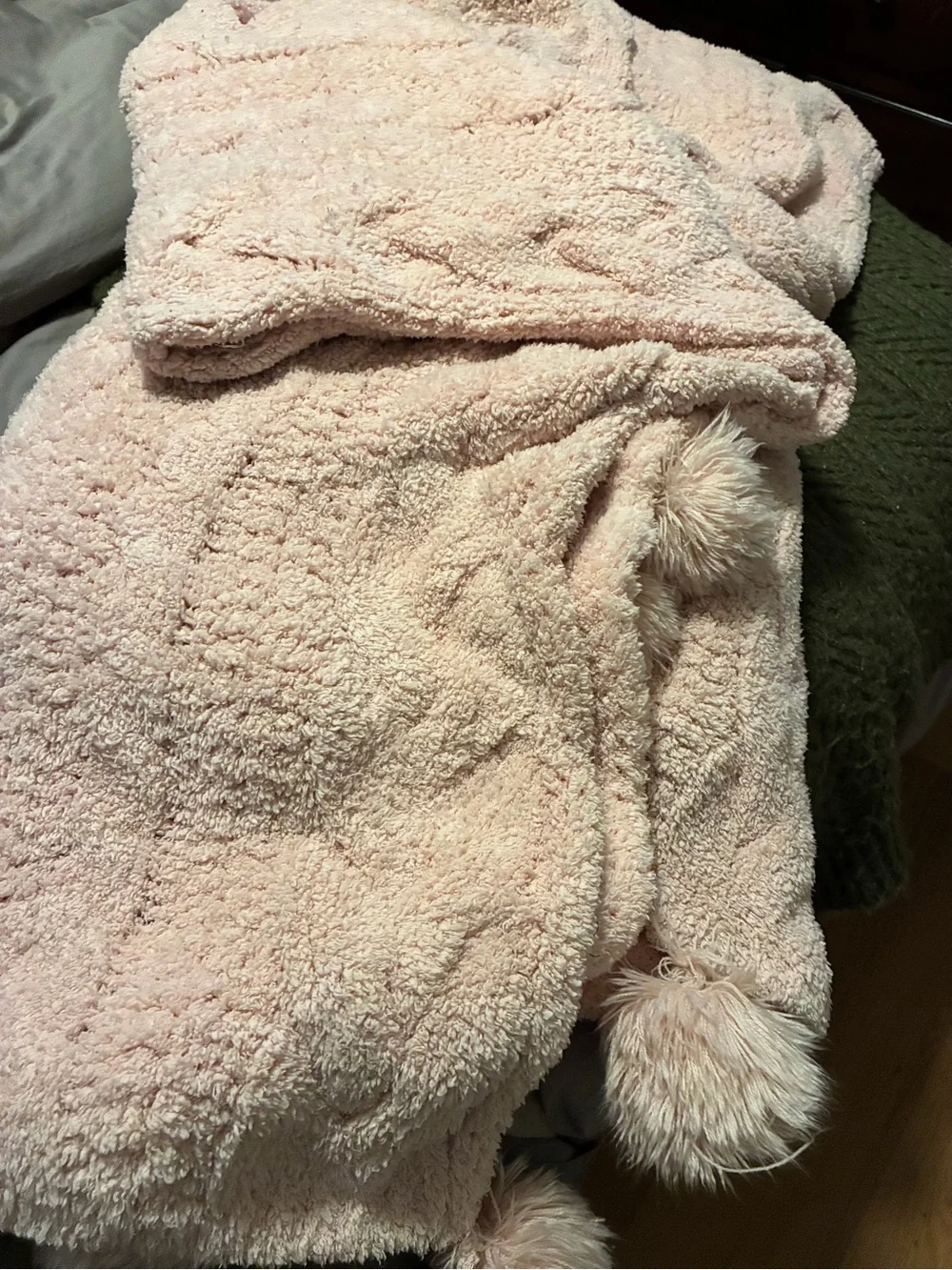 Peace Love World  Pom-Pom throw blanket in Light Pink